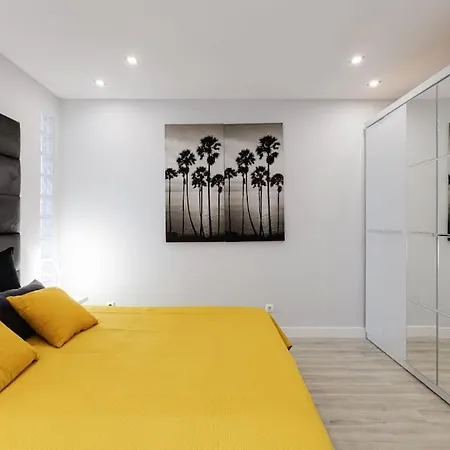 The One - Luxury Stylish With Sea View ! Apartment *