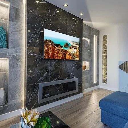 The One - Luxury Stylish With Sea View ! דירה פורטימאו